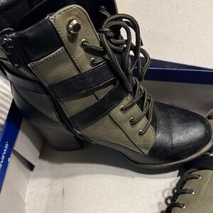 Apt. 9 Two-Tone Black and Olive Lace-Up Block Heel Boots